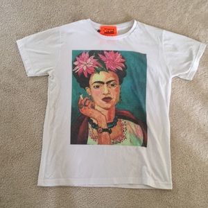 Frida kahlo graphic T